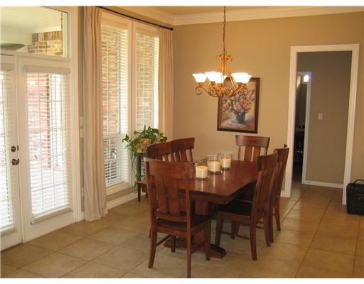 821 Plum Hollow Dr, College Station, TX 77845