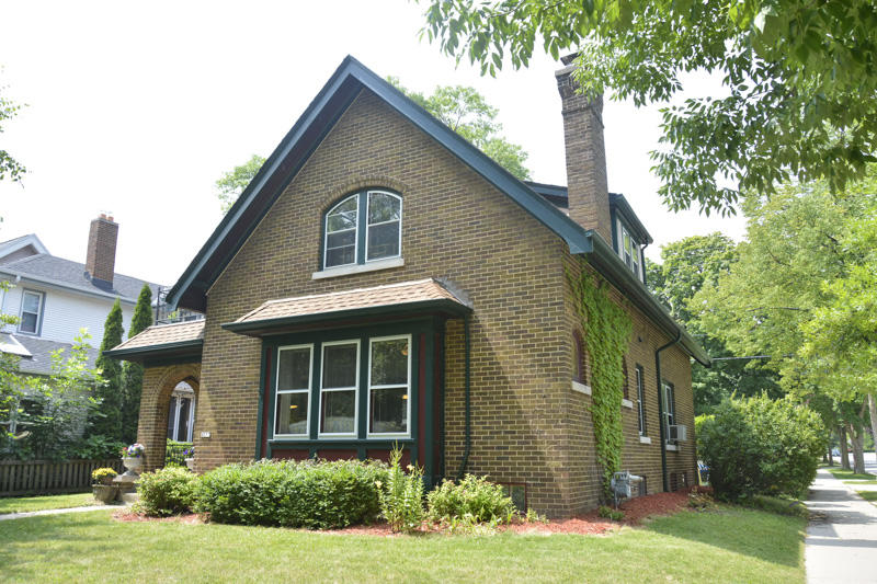 4077 N Prospect AVE, Shorewood in Milwaukee, Wisconsin Real Estate - Homes & Land